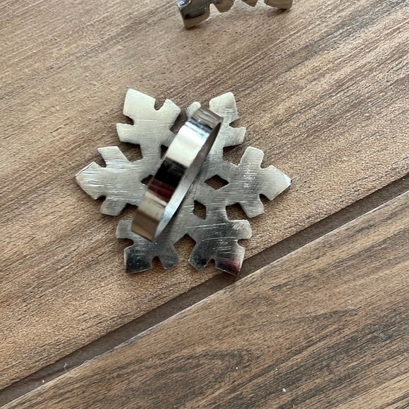 Christmas Snowflake ❄️ Napkin Rings - Picture 2 of 4
